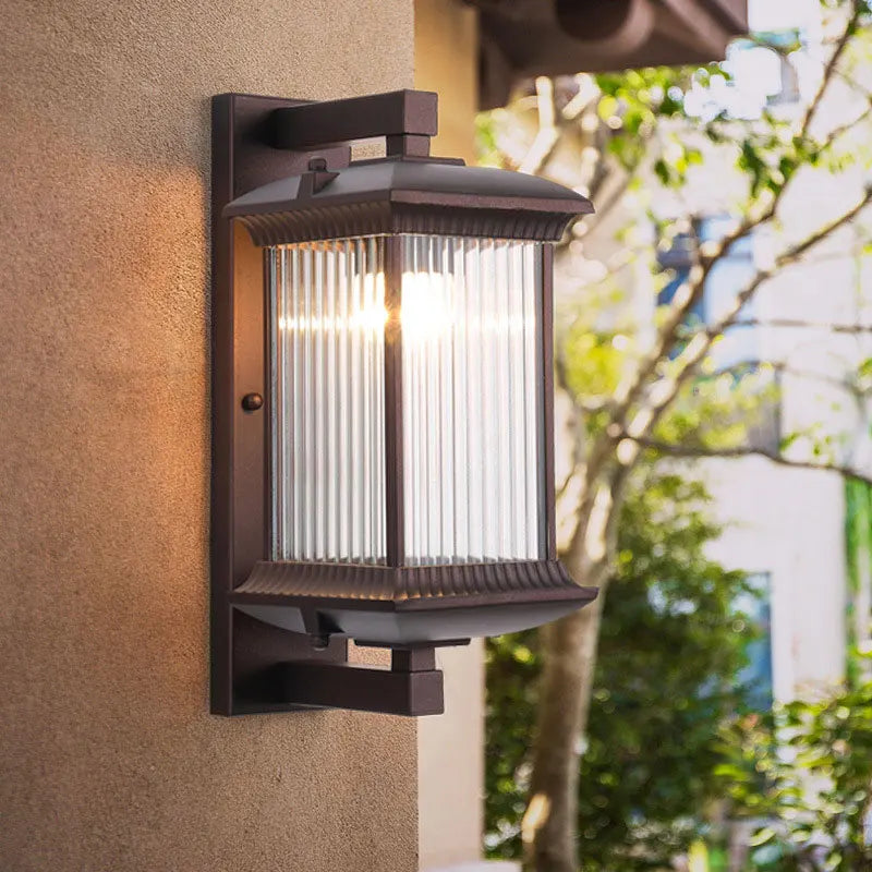 TerraGuard Classic – Waterdichte Buitenwandlamp van Metaal - buitenverlichting - zijaanzicht