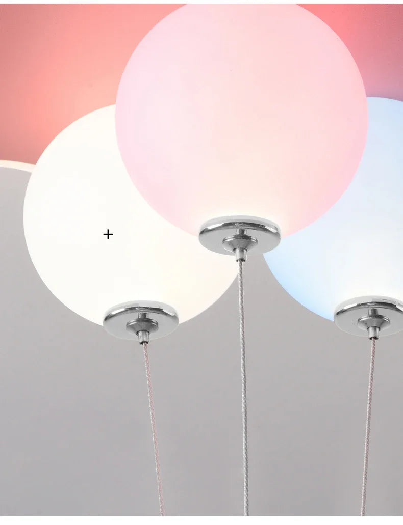 Nordic Astronaut Cloud LED Hanglamp - plafondlamp - close-up