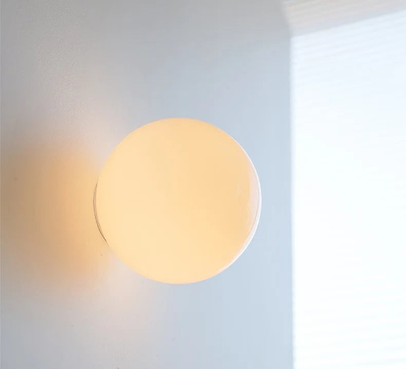 LumoSphere Witte Glasbol LED Wandlamp - wandlamp - materiaaldetail