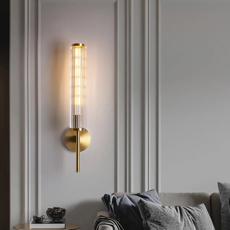 Moderne Luxe Gouden Wandlamp met Helder Glazen Kap - wandlamp - detail
