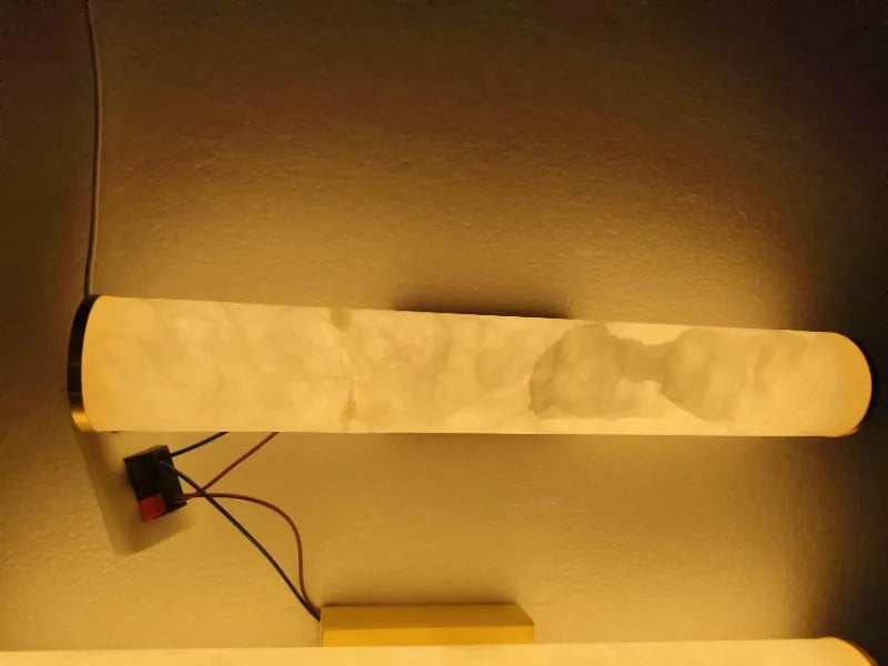 Auralis Lux – Minimalistische Wandlamp van Koper & Marmer - wandlamp - verlicht