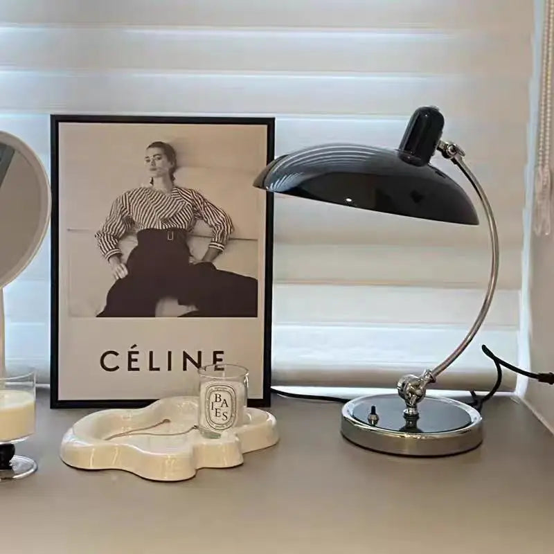 RetroLux Nordic Leeslamp – Luxe Vintage Bureau - tafellampen - sfeerbeeld