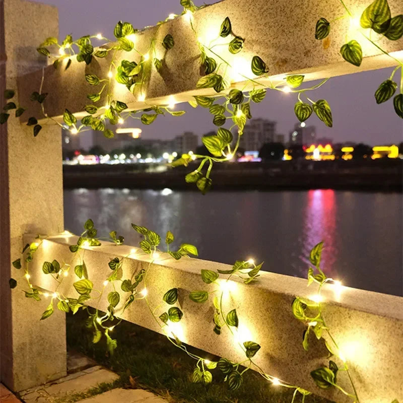 SolarLeaf Sfeerverlichting – Zonnelamp Slinger met Kunstbloemen & Bladeren - buitenverlichting - verlicht