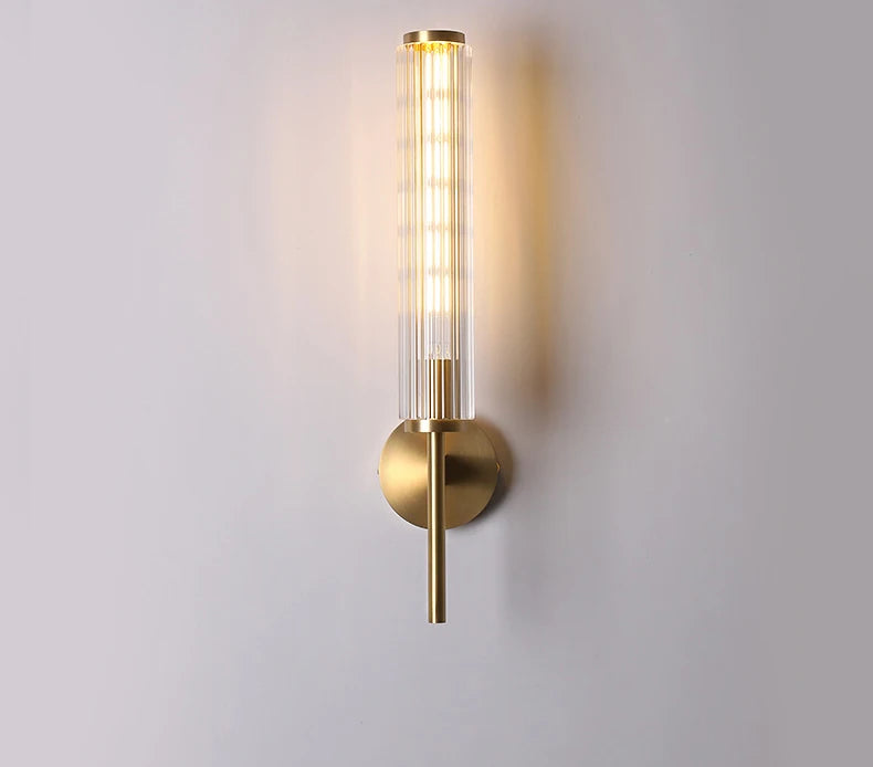 Moderne Luxe Gouden Wandlamp met Helder Glazen Kap - wandlamp - detail