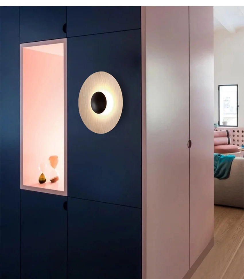 NordicGlow – Moderne Houten Rond LED Wandlamp - wandlamp - in de kamer