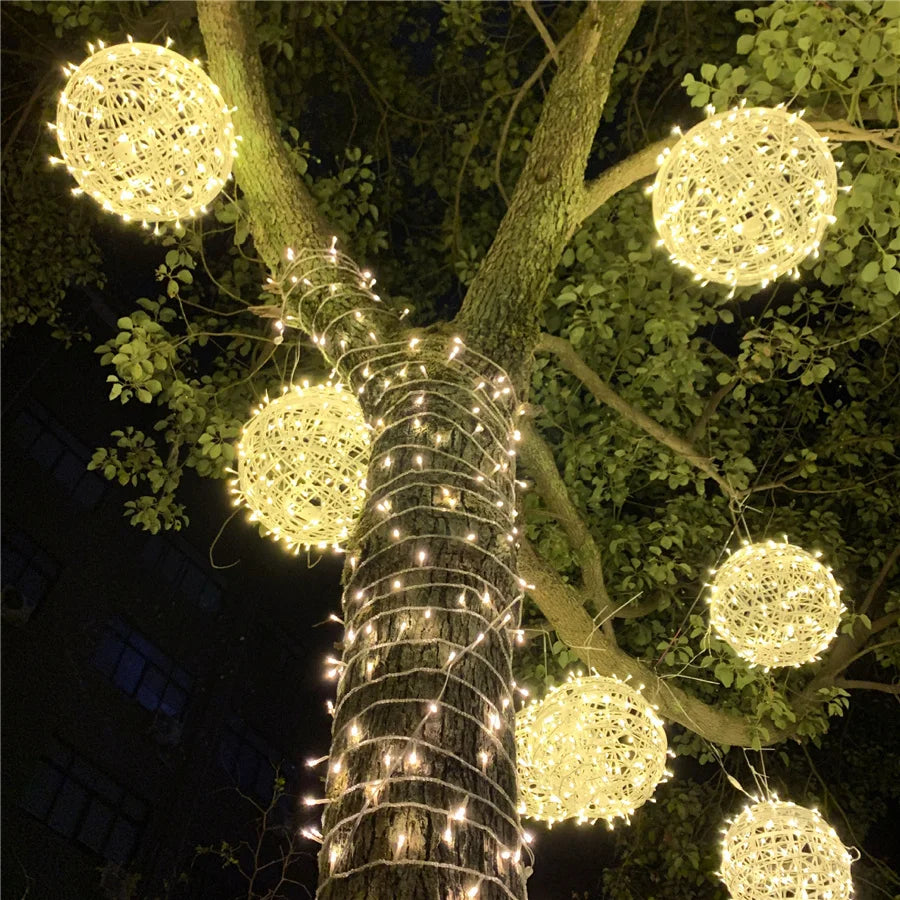 Kerst LED Rotanbal Slinger – Warme Feestverlichting & Buiten Fairy Garden Kerstverlichting - buitenverlichting - close-up