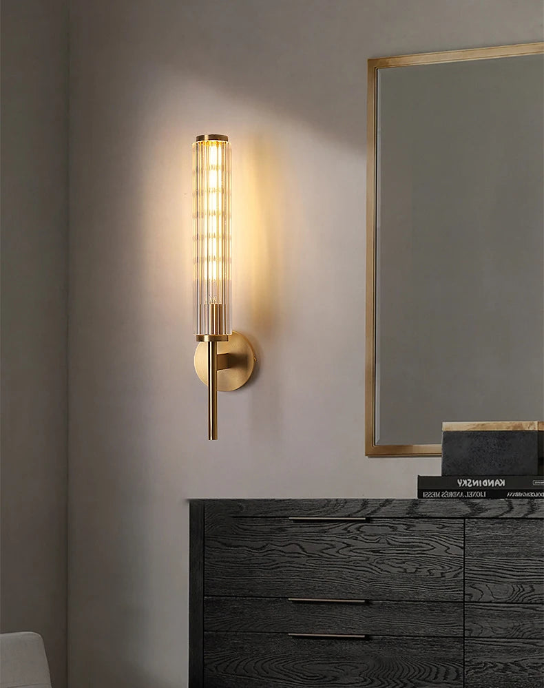 Moderne Luxe Gouden Wandlamp met Helder Glazen Kap - wandlamp - gemonteerd