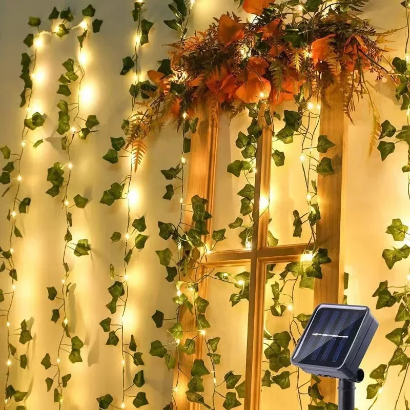 SolarLeaf Sfeerverlichting – Zonnelamp Slinger met Kunstbloemen & Bladeren - buitenverlichting - sfeerbeeld