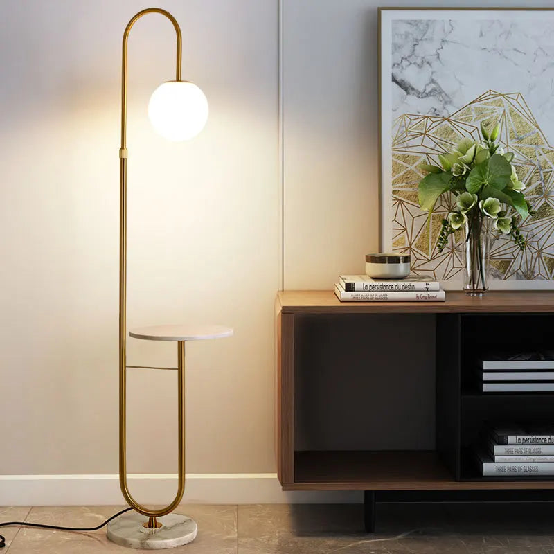 Nordic Luxe Vloerlamp met Marmeren Bijzettafel - vloerlamp - in de kamer