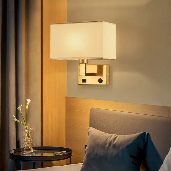 Moderne Wandlamp met Stoffen Kap - wandlampen - zijaanzicht