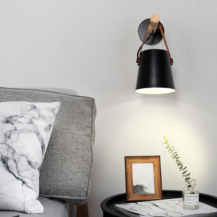 Conische Wandlamp van Hout - wandlampen - sfeerbeeld