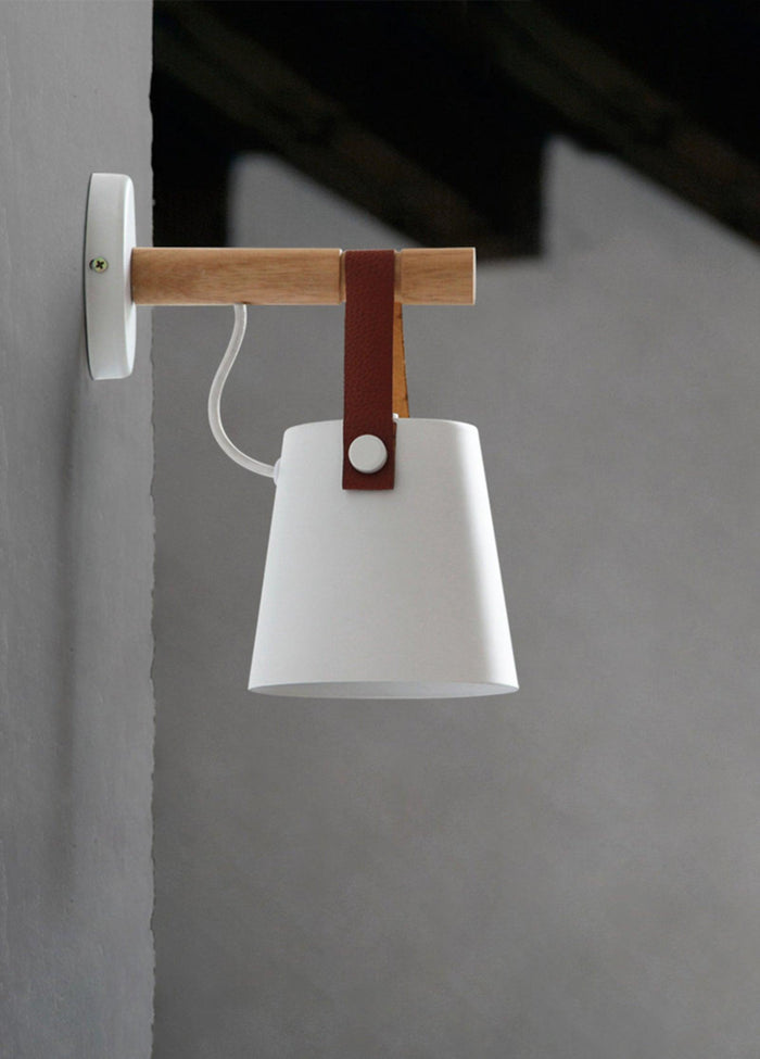 Conische Wandlamp van Hout - wandlampen - zijaanzicht