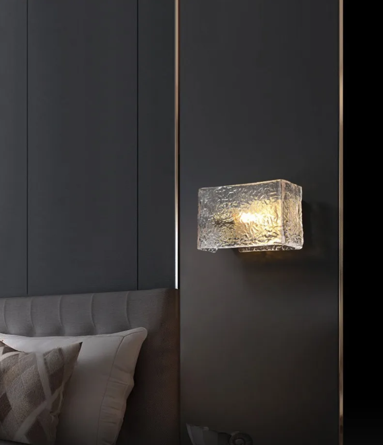 LuxeLuma Postmoderne Koperen Wandlamp met Glazen Kap - wandlamp - verlicht