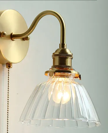 AuroraLux Nordic Wandlamp – Moderne Koperen Wandlamp met Trekschakelaar & Glazen Kap - wandlamp - detail