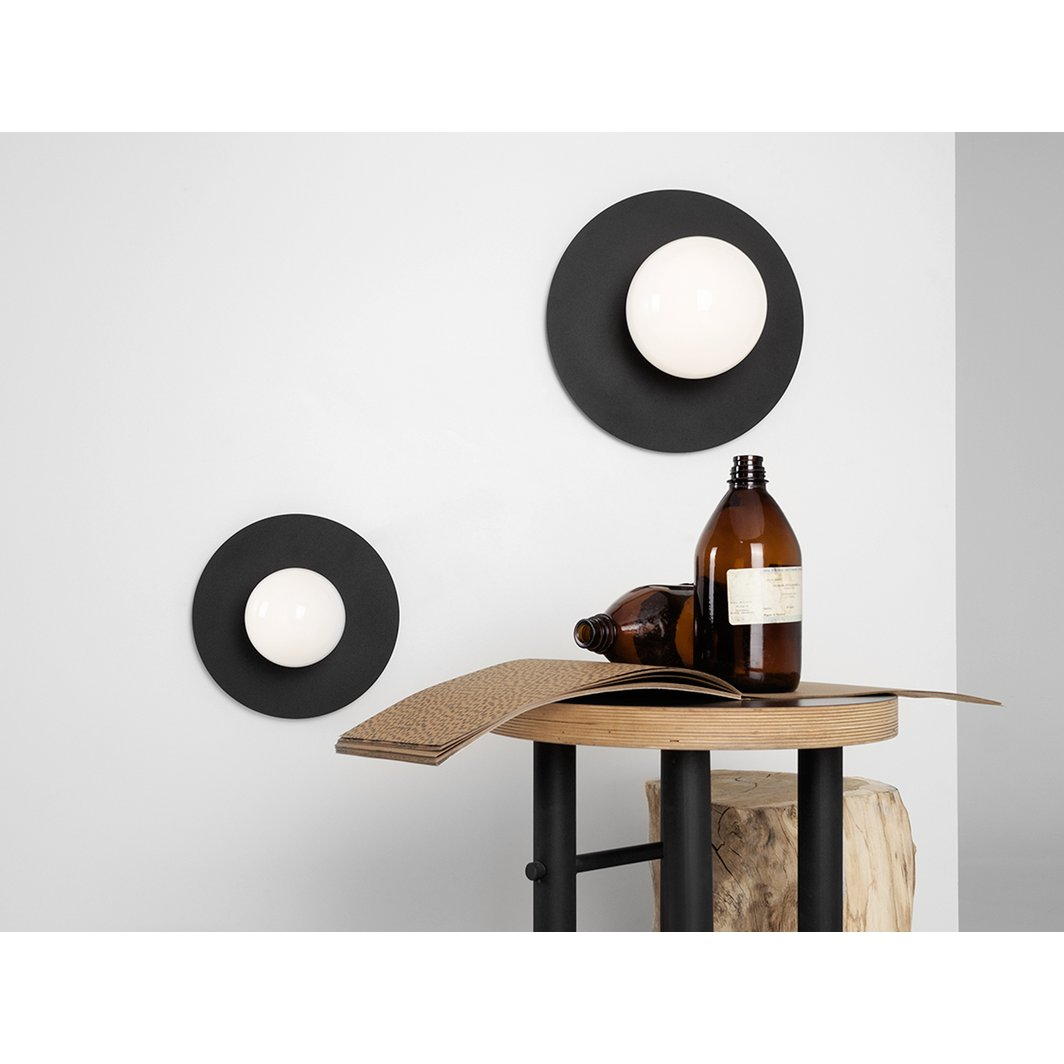 Customform - Skiva Ball M Wandlamp - Zwart - wandlampen - in de kamer