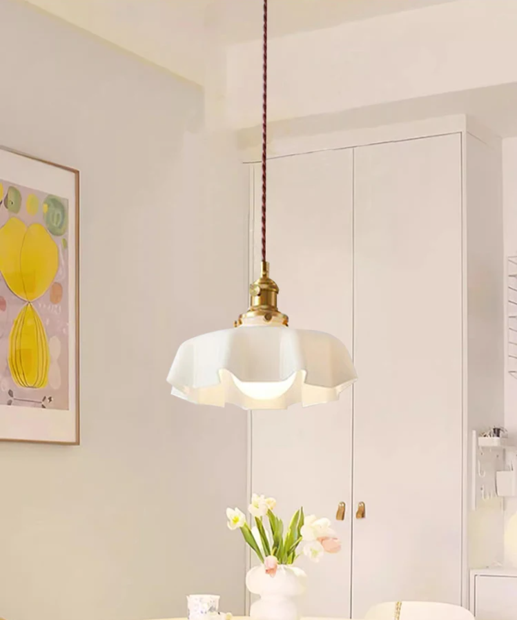 Nordic Bloom Glass Pendant – Minimalistische Glazen Hanglamp in Crèmekleurige Bloemstijl - hanglampen - detail